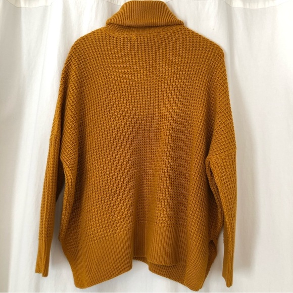 Vero Moda caramel oversized cowl neck knit sweater. Size S. - Picture 9 of 11